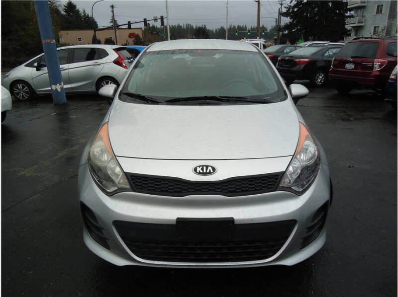 2016 Kia Rio 5-Door LX
