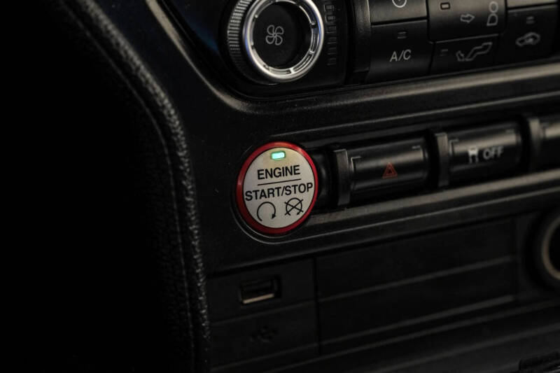 2017 Ford Mustang V6