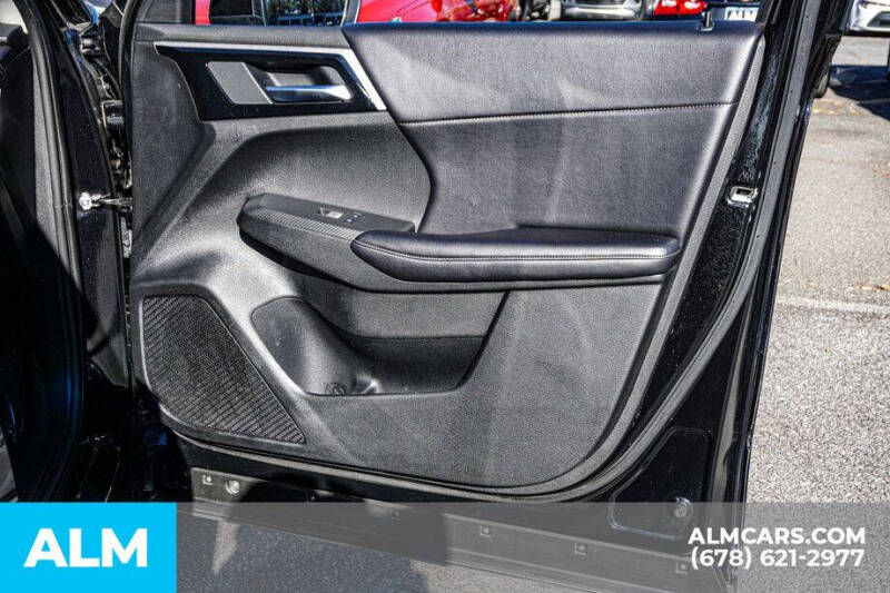 2024 Mitsubishi Outlander SE