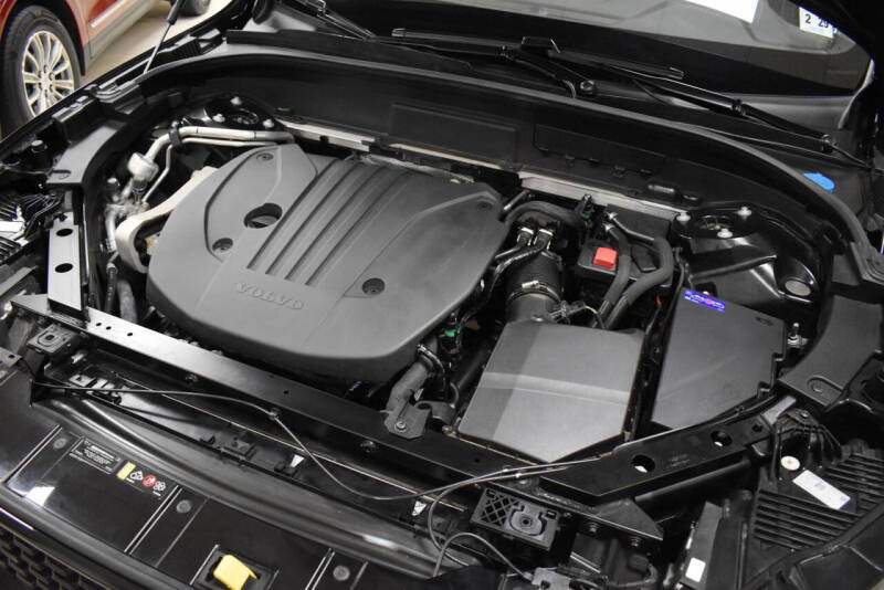 2024 Volvo XC60 B5 Plus Dark Theme