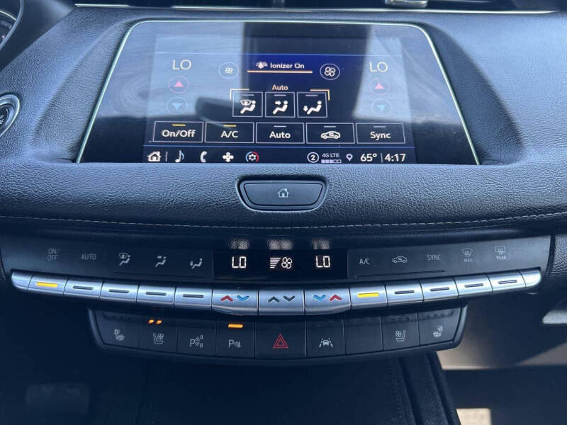 2022 Cadillac XT4 Premium Luxury