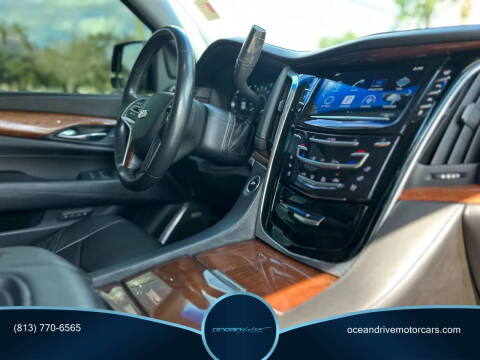 2016 Cadillac Escalade Luxury Collection