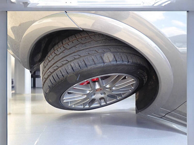 2014 Porsche Cayenne GTS