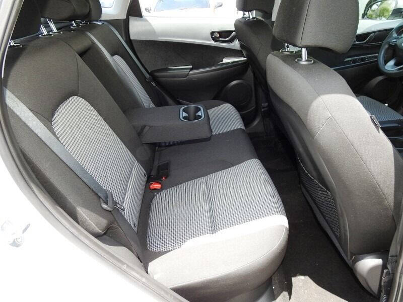 2021 HYUNDAI Kona SUV / Crossover - $17,900