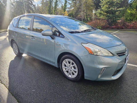 2013 Toyota Prius v Two