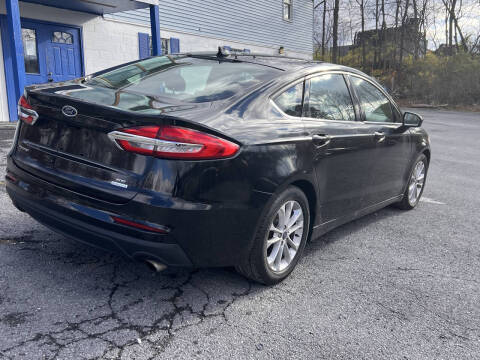 2020 Ford Fusion SE