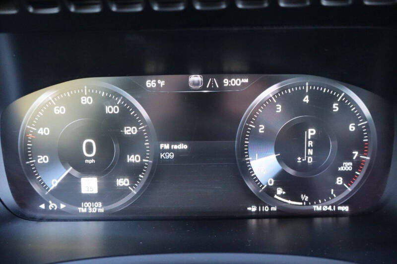 2016 Volvo XC90 T6 Momentum