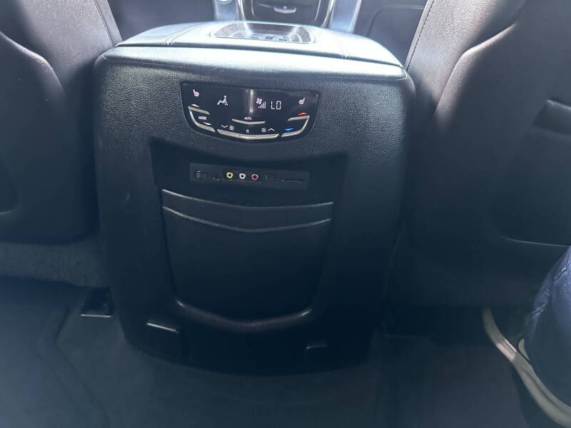 2016 Cadillac Escalade Luxury Collection