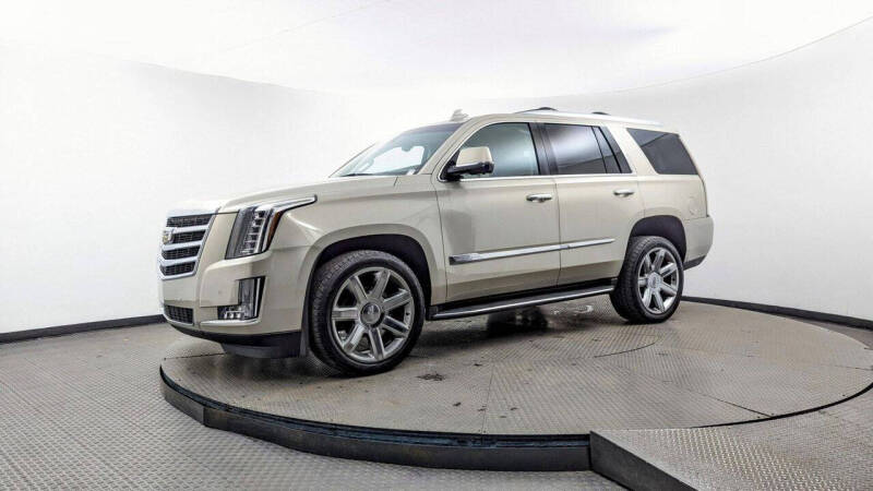 2016 Cadillac Escalade Luxury Collection
