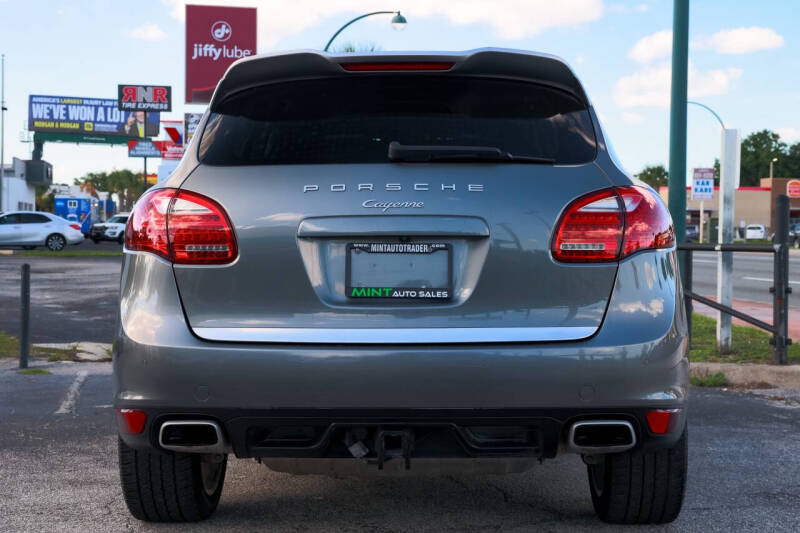 2014 Porsche Cayenne Platinum