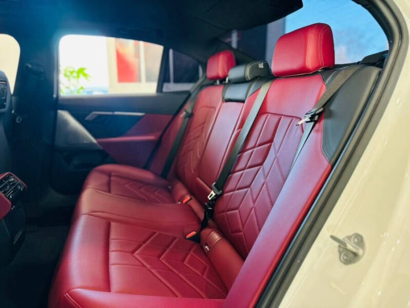 2024 BMW 5 Series 530i