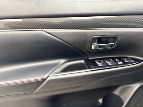 2020 Mitsubishi Outlander LE