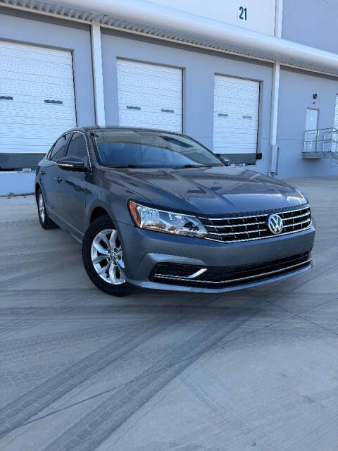 2016 Volkswagen Passat S's photo