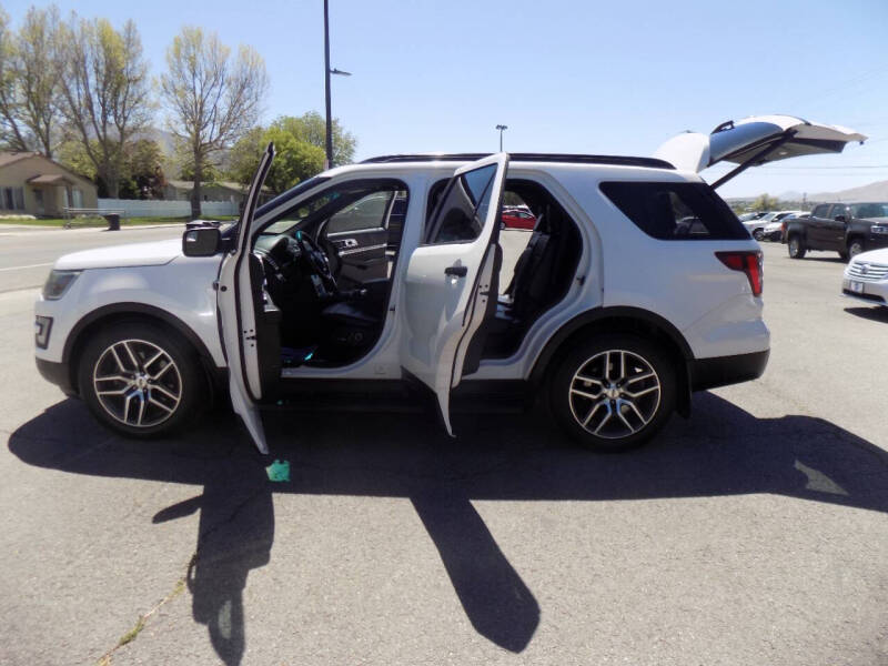 2017 Ford Explorer Sport