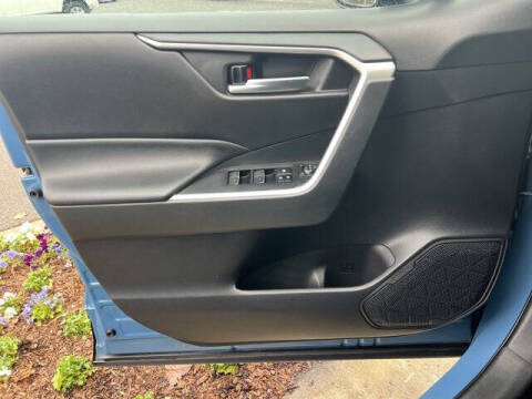 2023 Toyota RAV4 Hybrid SE