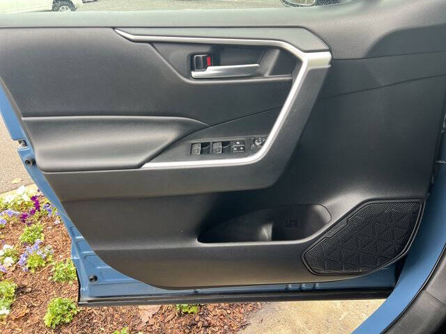 2023 Toyota RAV4 Hybrid SE