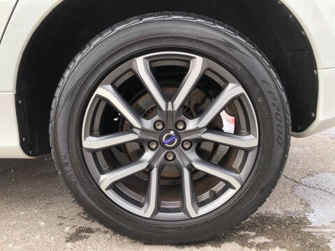 2017 Volvo XC60 T6 Dynamic