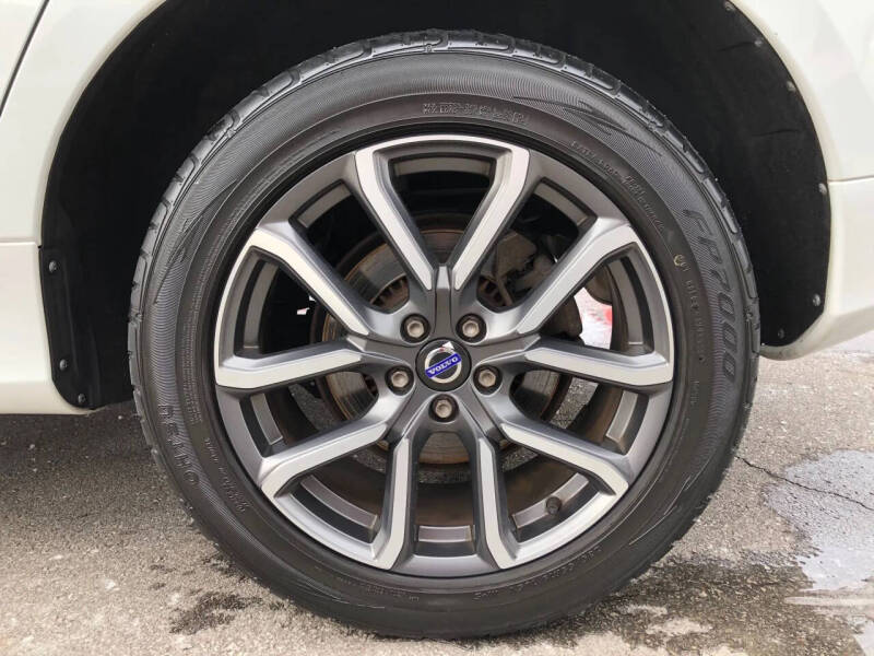 2017 Volvo XC60 T6 Dynamic