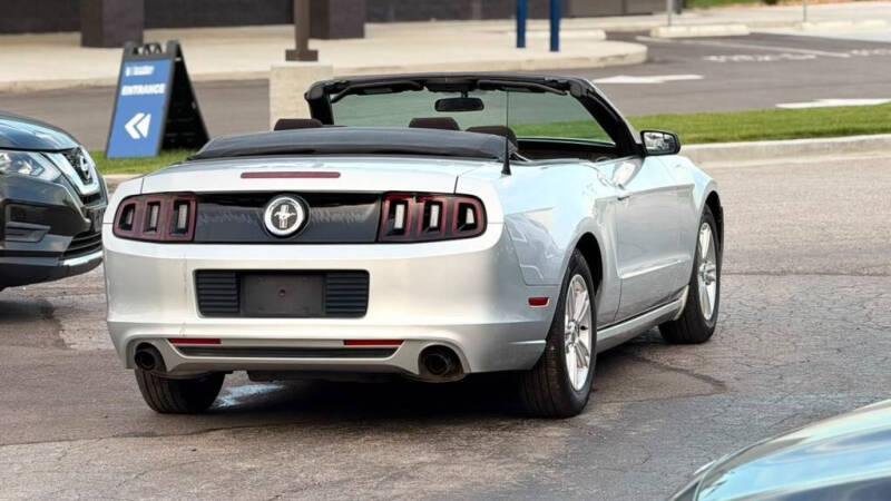 2013 Ford Mustang V6