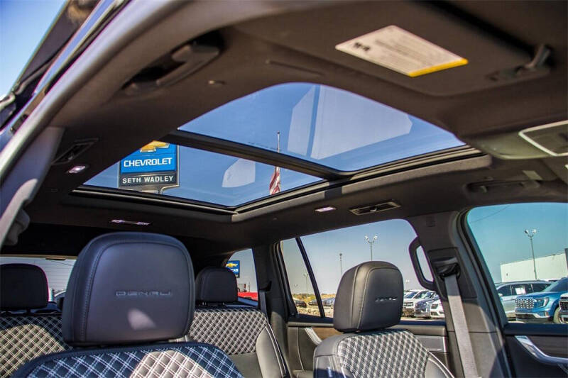 2024 GMC Acadia Denali