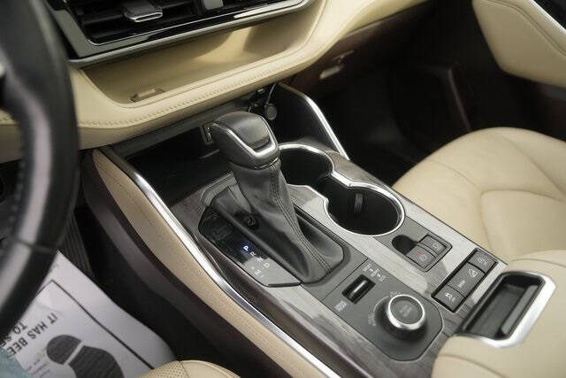 2022 Toyota Highlander Platinum