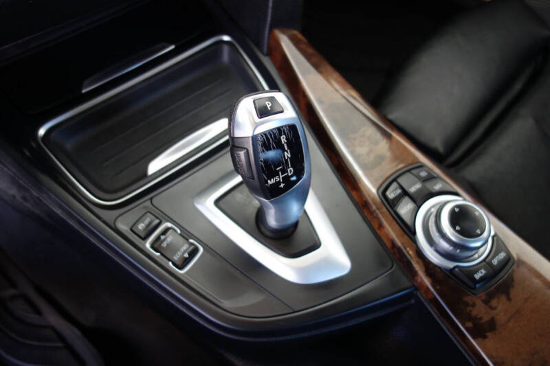 2013 BMW 3 Series 320i