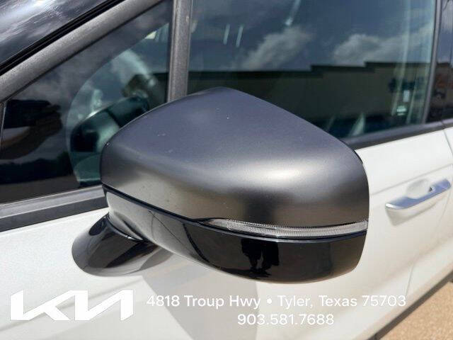 2025 Kia Carnival SX