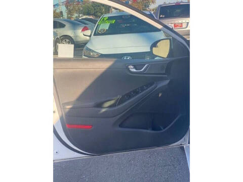 2019 Hyundai Ioniq Hybrid Blue