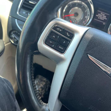 2014 Chrysler Town and Country Touring-L