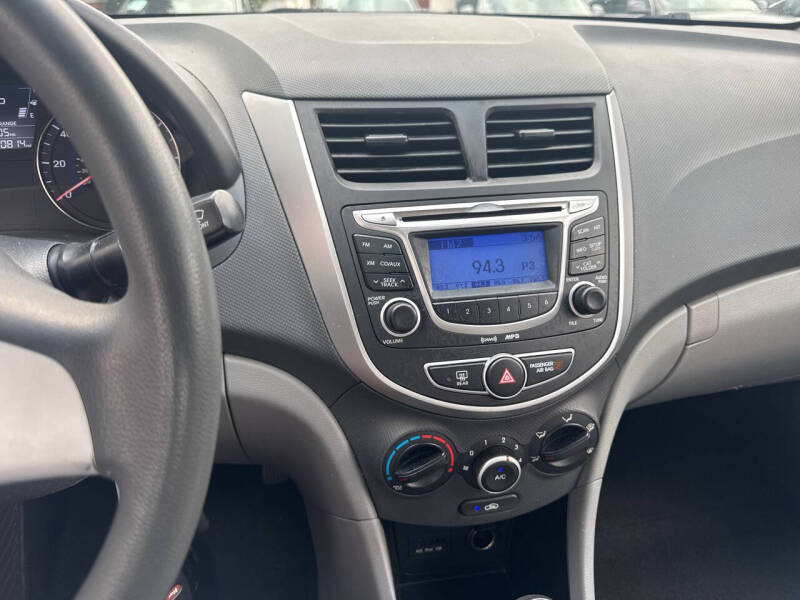 2013 Hyundai Accent GLS