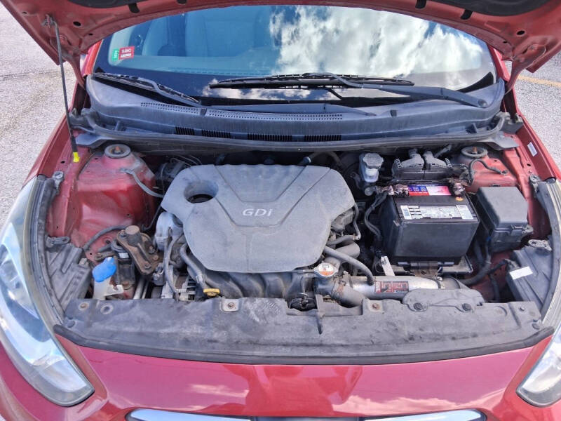 2013 Hyundai Accent SE