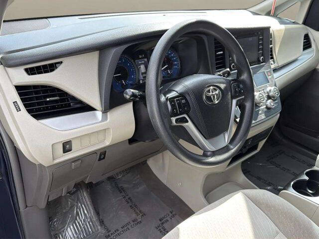 2019 Toyota Sienna LE 8-Passenger