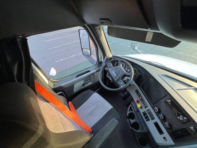 2020 Freightliner Cascadia