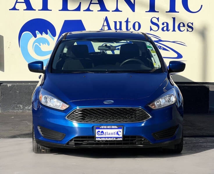 2018 Ford Focus SE photo 2