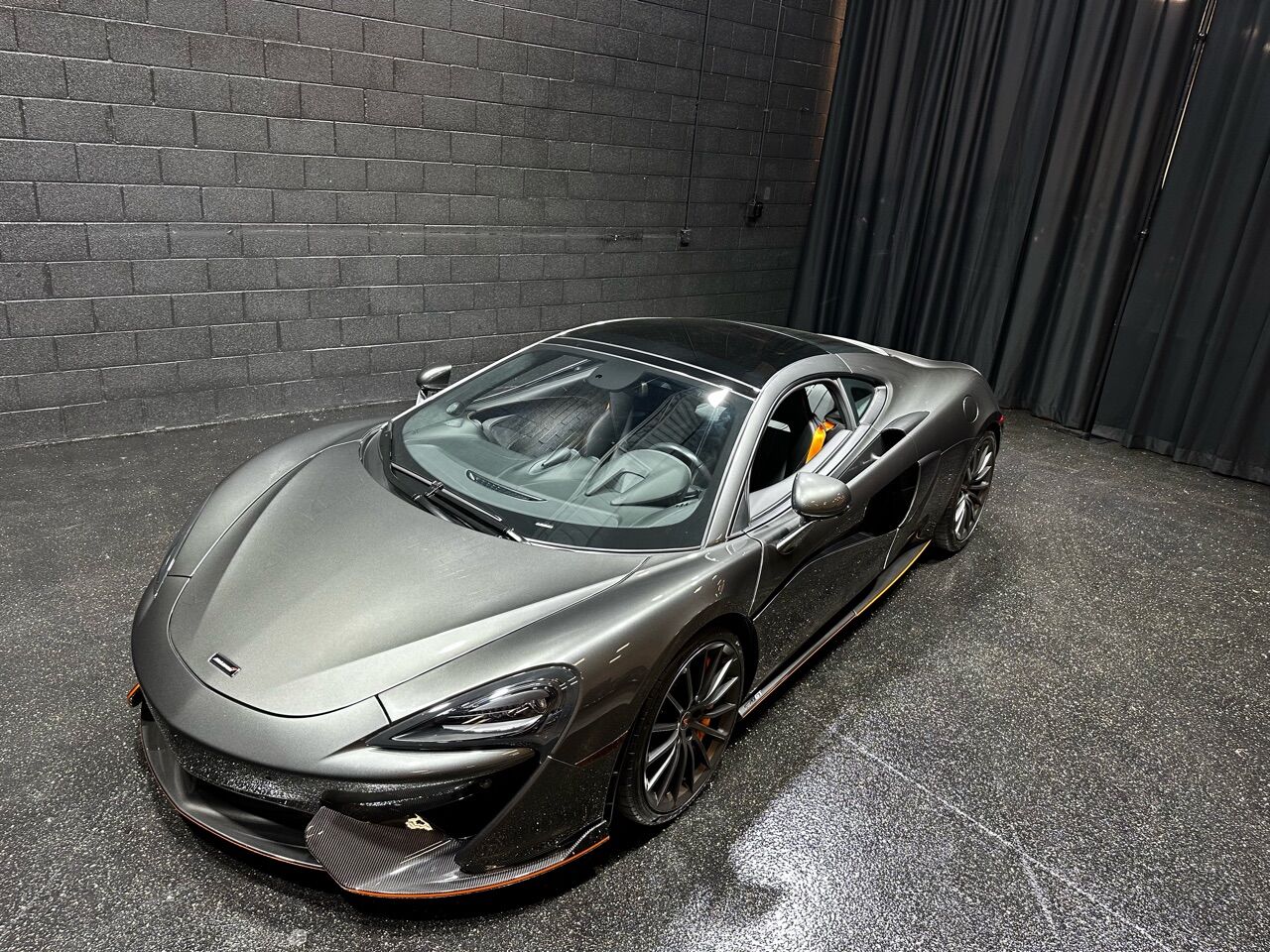 2018 McLaren 570GT 9