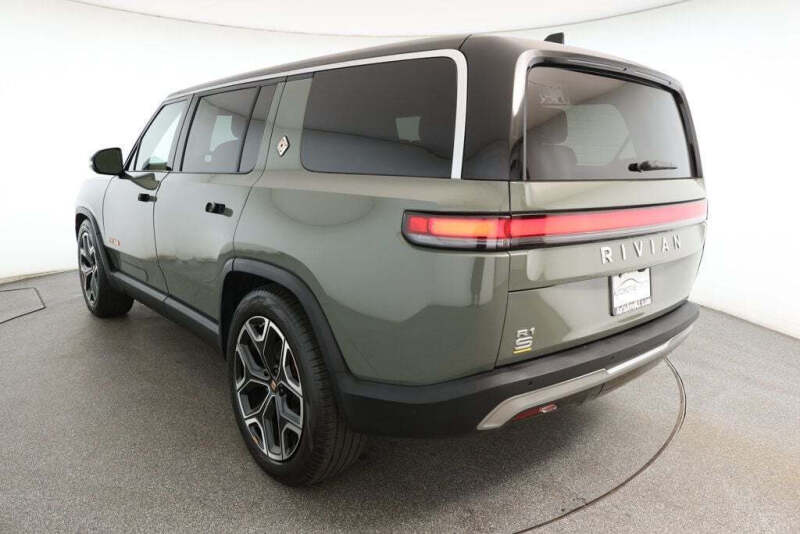 2022 Rivian R1S Launch Edition