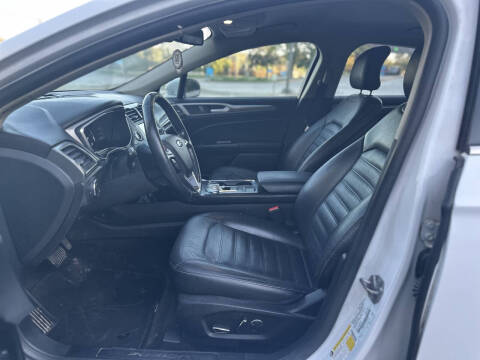 2017 Ford Fusion Hybrid SE