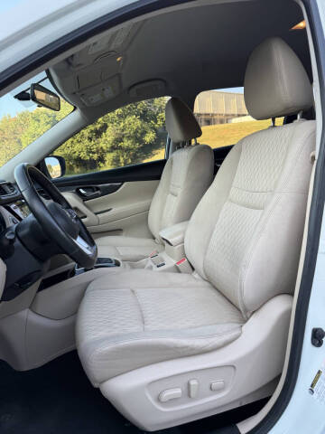 2017 Nissan Rogue SV