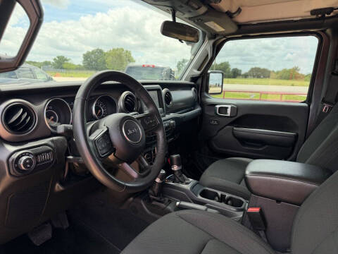 2022 Jeep Gladiator Sport