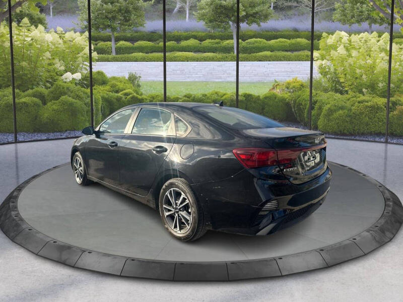 2023 Kia Forte LXS photo 5