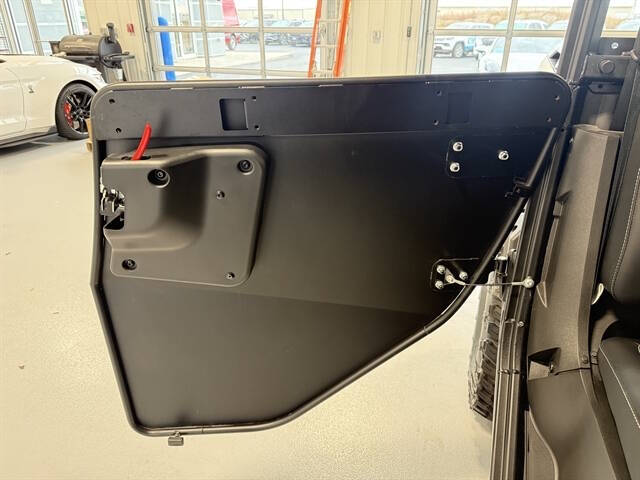 2025 Segway UT10 CREW