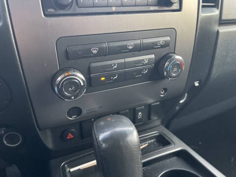 2012 Nissan Titan SV