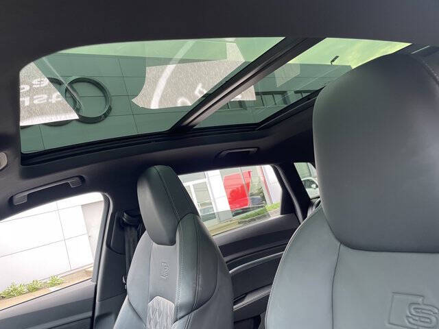 2022 Audi e-tron S quattro Premium Plus