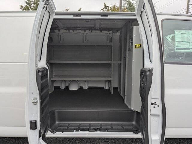 2025 GMC Savana 2500