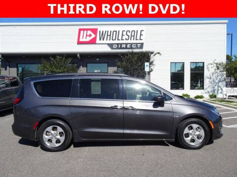 2017 Chrysler Pacifica Hybrid Premium