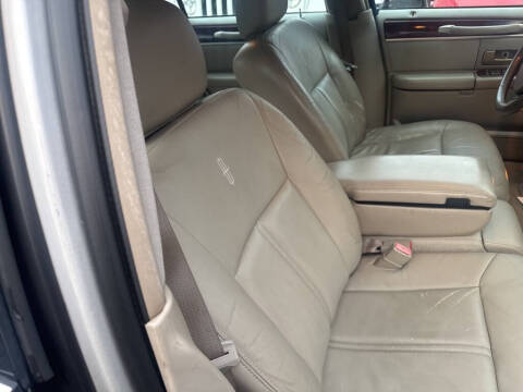 2005 Lincoln Town Car Signature Limited