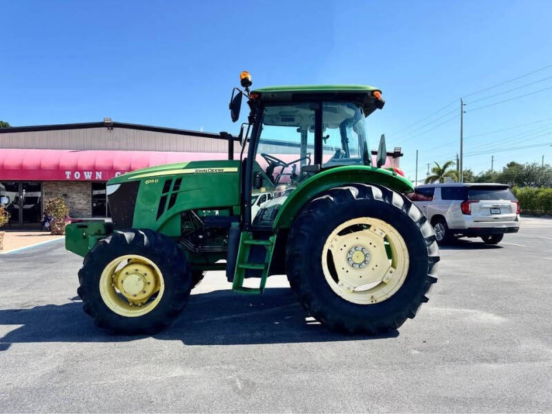 2015 John Deere 6115d