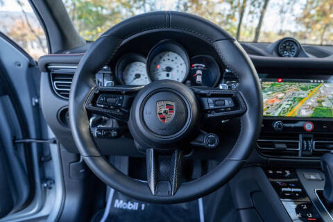 2025 Porsche Macan T