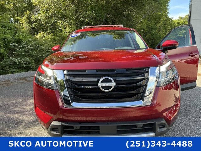 2024 Nissan Pathfinder SL