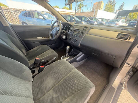 2011 Nissan Versa 1.8 S